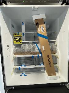 NEW 36" GE Fridge (Internal Ice & Water Dispenser) 27 Cu.Ft - Photo 4