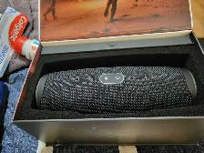 JBL CHARGE 4 - Photo 3