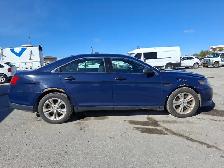 2017 Ford Taurus - Photo 4