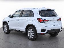 2022 Mitsubishi RVR SE LOW MILEAGE - Photo 3