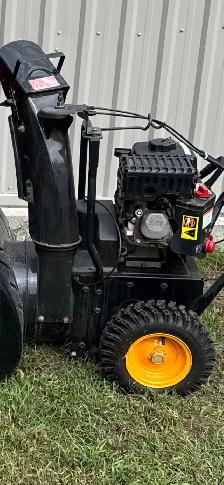 POULAN PRO 6.5hp 24' Snowblower Two Stage - Photo 2