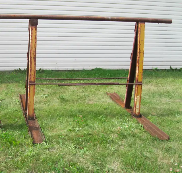 Saddle Rack/Tie Down Bar