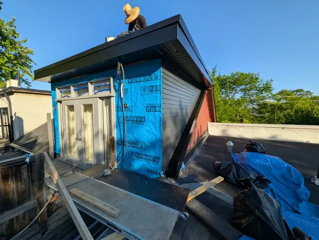 SIDING INSTALLER WANTED