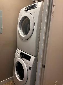 Top floor 2 bedroom 2 bathroom Skyview condo NE for rent - Photo 8