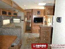 2016 FOREST RIVER ROCKWOOD SIGNATURE 83122SS Travel Trailer - Photo 10