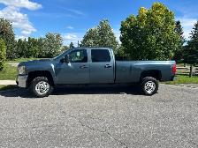 2012 Chevrolet Silverado Duromax Diesel 4x4/ We Finance! - Photo 2