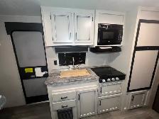 Lightweight Family Bunkhouse – Easy to Tow & Ready to Camp! ️ - Photo 10