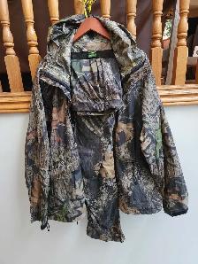 Camo waterproof rain suit size L