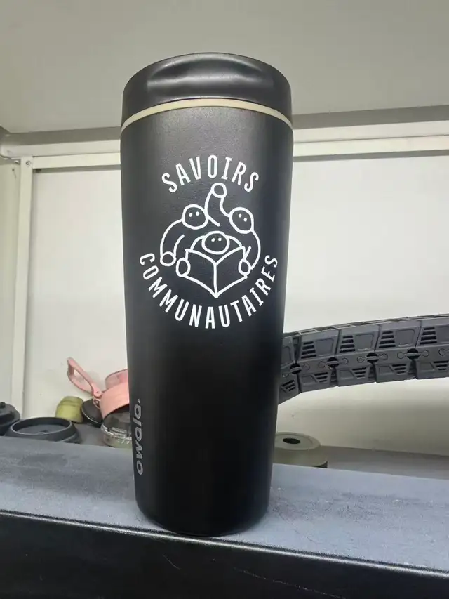 Bouteille Owala personnalisée: 24 oz (710 ml))