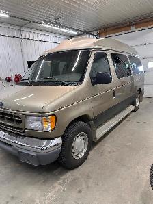 Wheel chair van - Photo 2