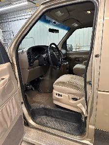 Wheel chair van - Photo 3
