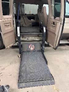 Wheel chair van - Photo 5