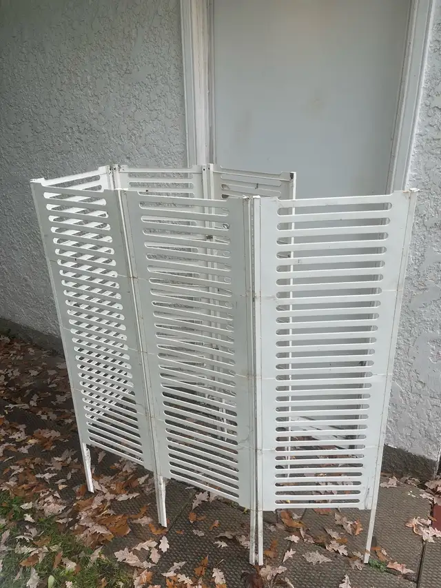 outdoor privacy screen