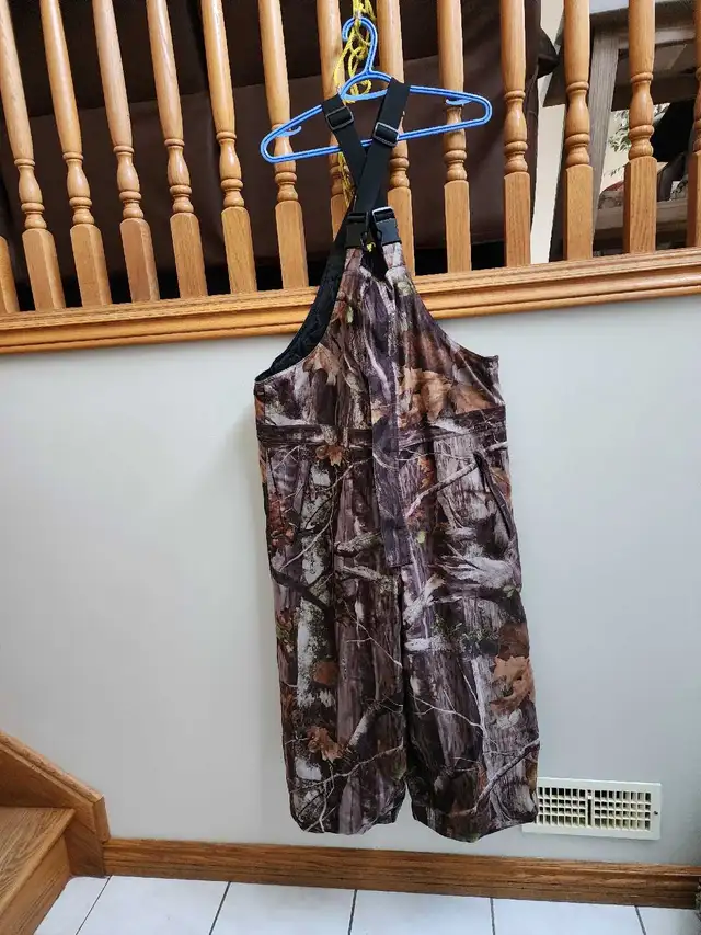 Camo waterproof bibs size L