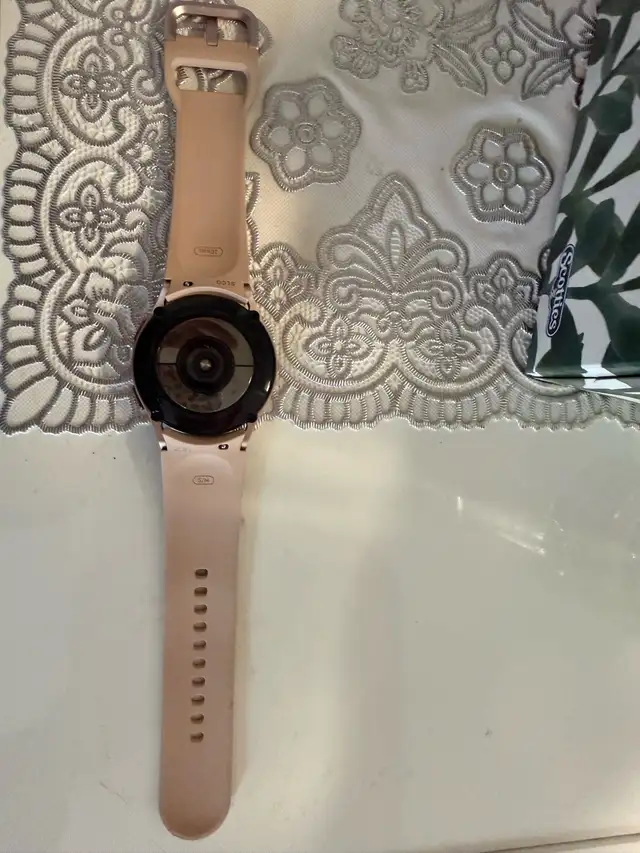 Galaxy Watch 4 - 40 mm - Mint condition