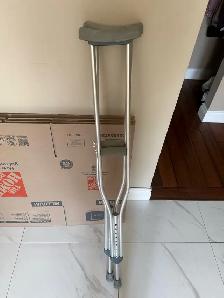 Adjustable Aluminum Crutches