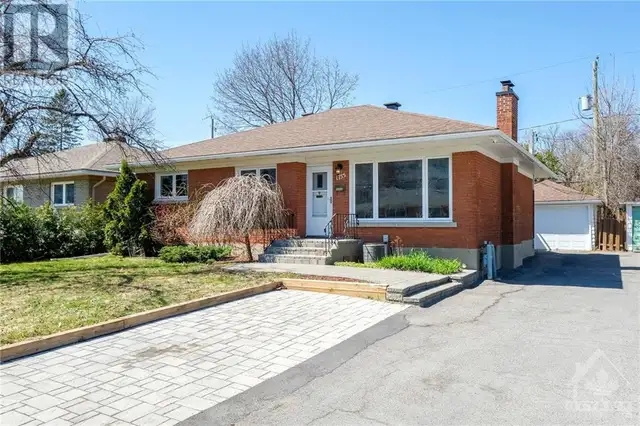 A Single house near Algonquin College an extra Large room $950/m