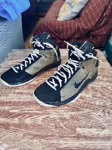 Nike Hyperdunk Basketball Shoes - Photo 2