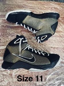 Nike Hyperdunk Basketball Shoes - Photo 3
