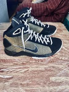 Nike Hyperdunk Basketball Shoes - Photo 4