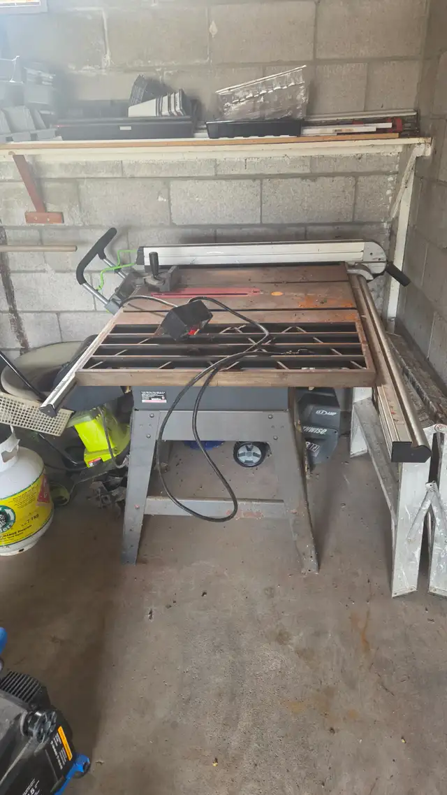 10' Craftsman Table Saw and stand