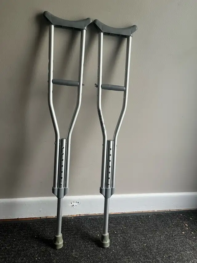 kids crutches