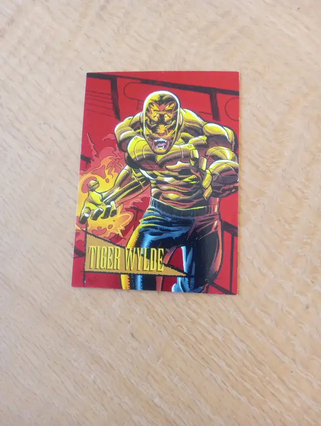 Carte Sky Box 1993 Marvel Universal Red Foil Chase (230926-493)