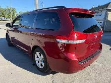 2014 Toyota Sienna LE / 8 PASSENGER / POWER SLIDING DOORS - Photo 6