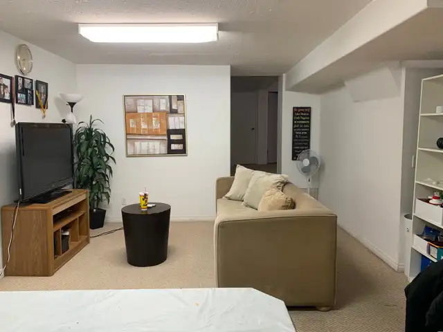 3 beds, 1 bath Basement, $1100, 5 min walk to SW Shawnessy Ctrai
