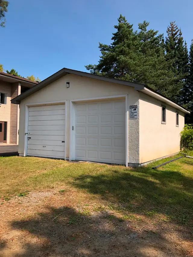 Garage for Rent