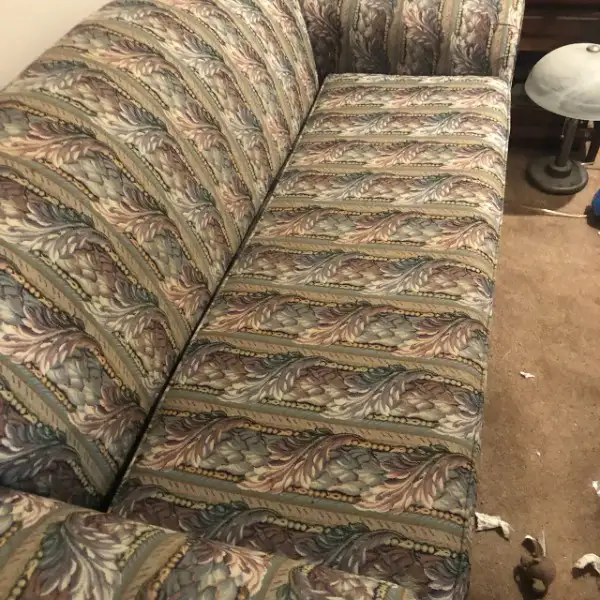 Couch / Loveseat