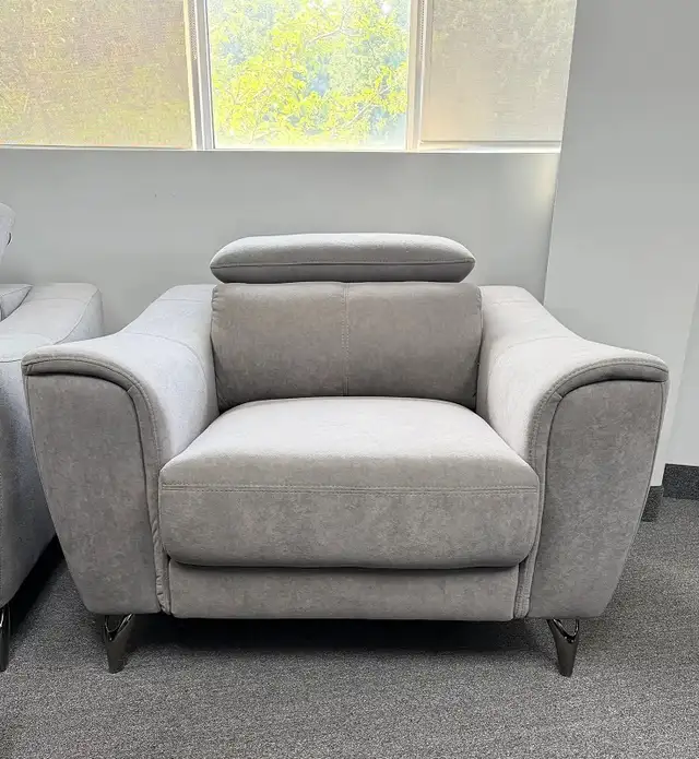 CURVEDARM LIVING ROOM ARM CHAIR WITH ADJUSTABLE HEAD REST ..