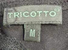 Three black tops. - Photo 2