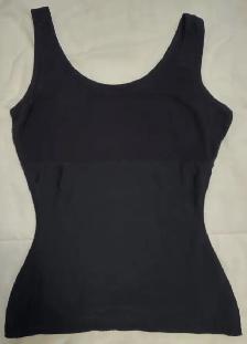 Three black tops. - Photo 4