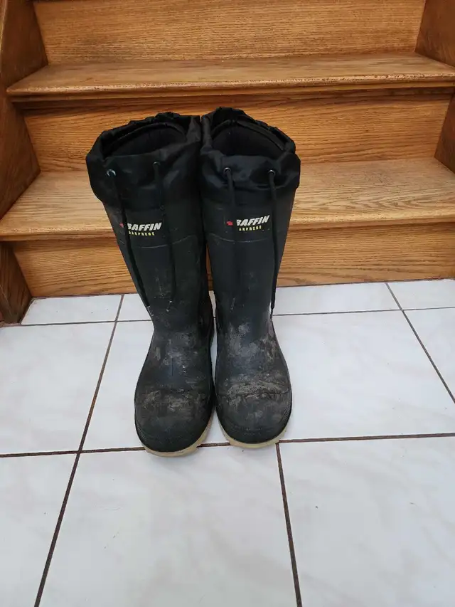 Super warm boots size 11