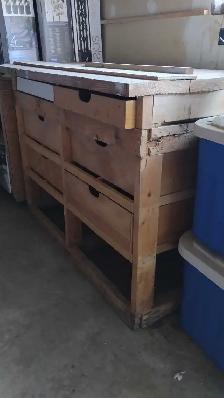 FREE Garage/shop wooden workbenches - Photo 2