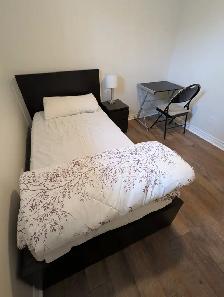 Furnished Bedroom for Rent - Photo 2