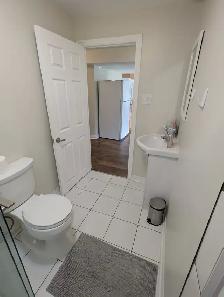 Furnished Bedroom for Rent - Photo 9