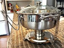 Seville Classics Commercial 4-Quart Stainless Steel Chafing Dish