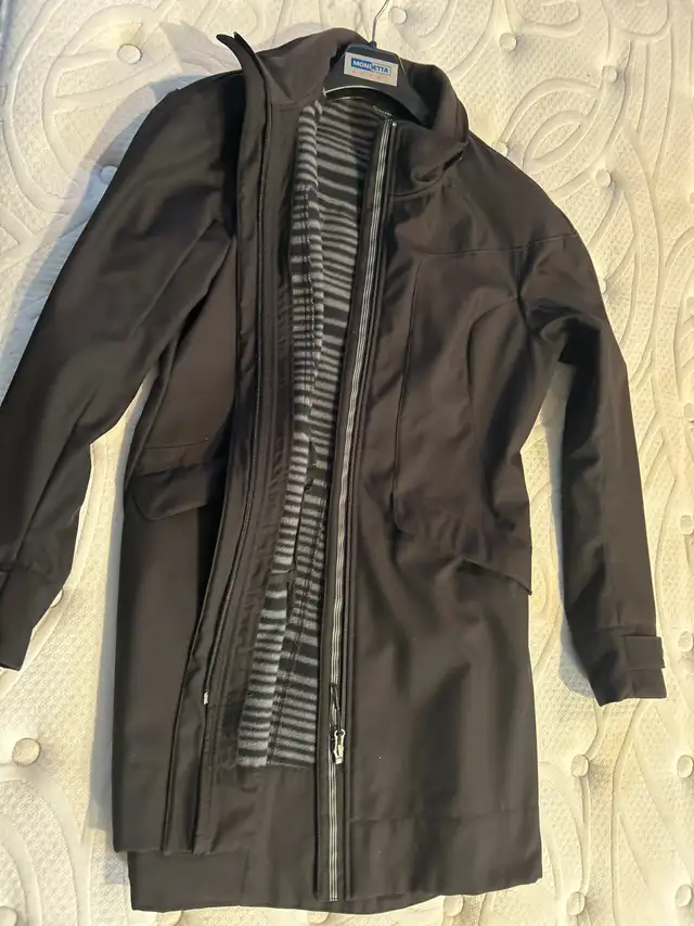 ONE LIKE NEW YET LADIES FALL COAT