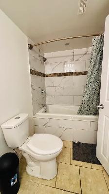 Furnished Room 2 Bed En-Suite With Closet (Shared Kitchen) - Photo 4