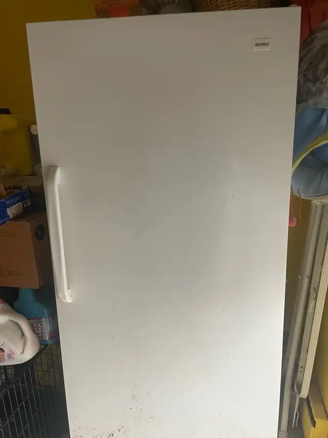 À vendre – 2 congélateurs verticaux Kenmore (Sears) identiques –