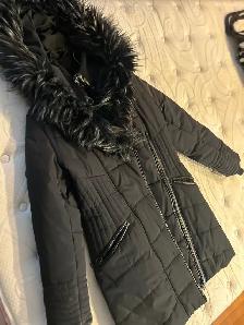 ONE LIKE NEW LADIES FALL/WINTER COAT