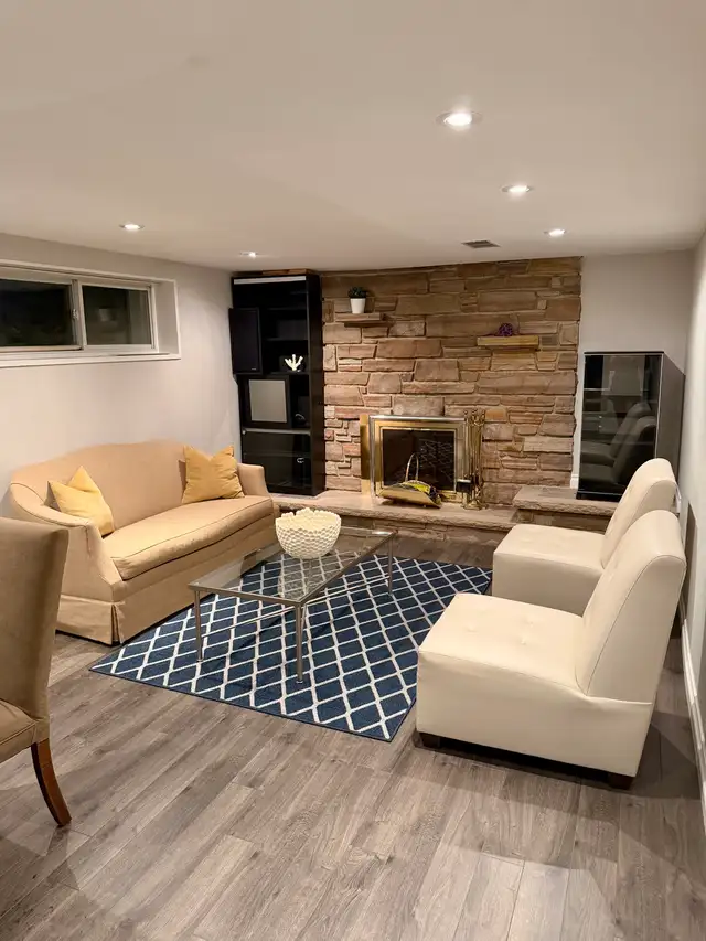 Lovely 2 bedrooms furnished walk out
