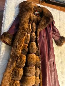 ONE LIKE NEW BUFFALO LINED WINTER COAT - Photo 3