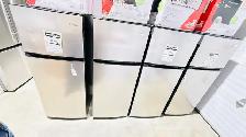 Frigidaire 21.5' Top Freezer Refrigerator – $330 - Photo 2