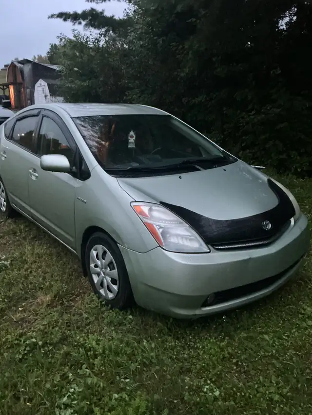 2009 Toyota Prius under 3000$