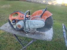 Scie a beton  STHILL TS 420 en excellente condition démarre tres