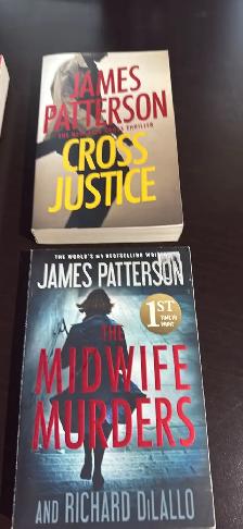 6 James Patterson soft cover Books - Photo 2
