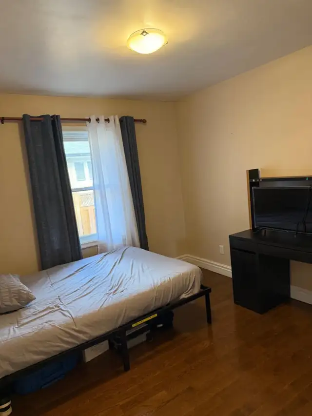 Quiet Furnished Room for Rent- Ideal for Student or Professional